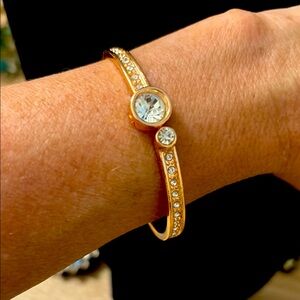 Elegant clamper Bracelet with Crystals